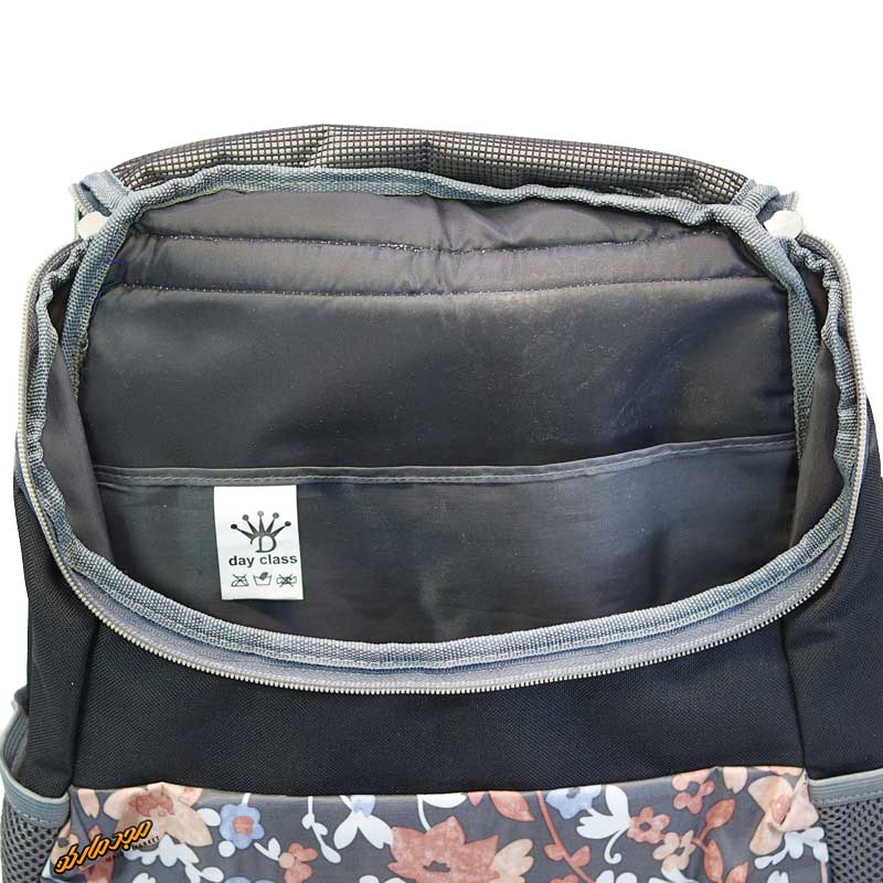 کوله پشتی طرح سرخونه گل دار مشکی-3