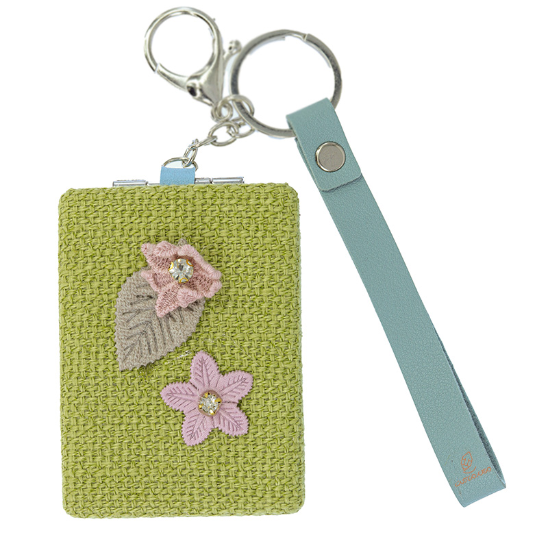 آینه مستطیلی جیبی (آرایشی) فانتزی پارچه ای سبز طرح گل 075 (1)