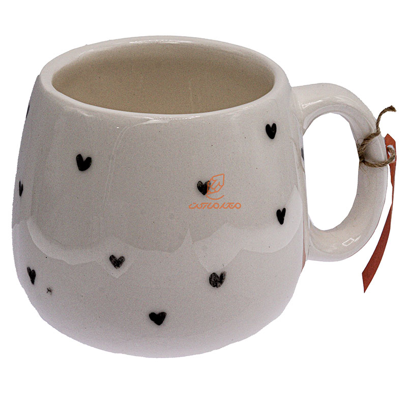 ماگ مشکی سفید گرد قلب مشکی