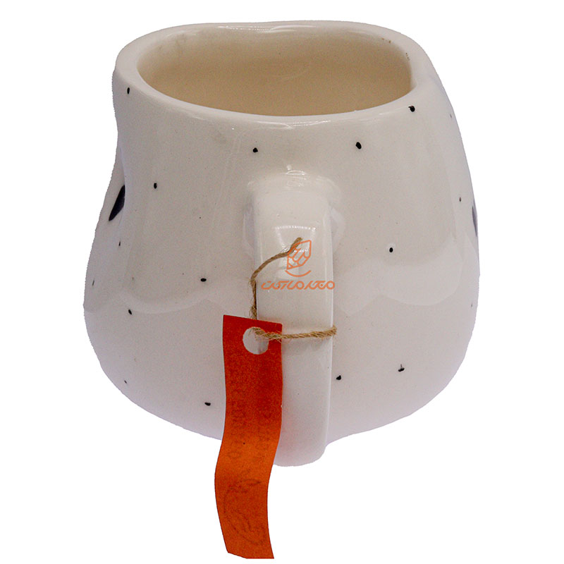 ماگ مشکی سفید دفرمه قلب مشکی (1)