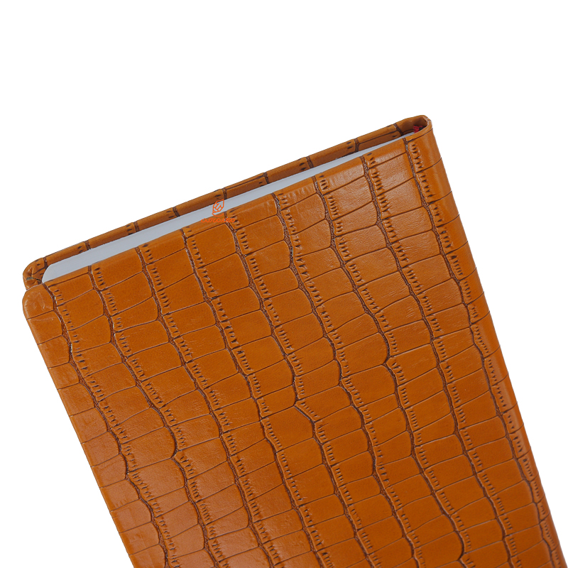 سالنامه (سررسید) 1403 رقعی مدل ترمو کارینا قهوه ای روشن کیا (1)