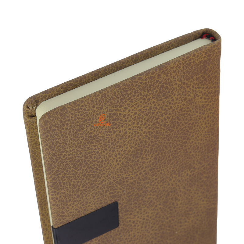 سالنامه (سررسید) 1403 مدل اروپایی قهوه ای کیا (2)