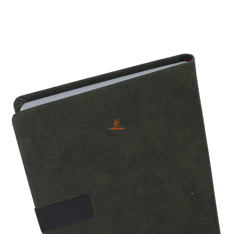 سالنامه (سررسید) 1403 رقعی دوختی مدل ژینا سبز کیا (1)