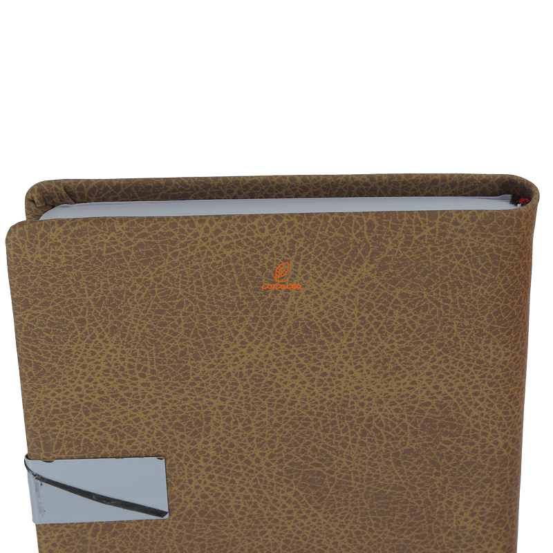 سالنامه (سررسید) 1403 رقعی دوختی مدل ترلان قهوه ای کیا (1)