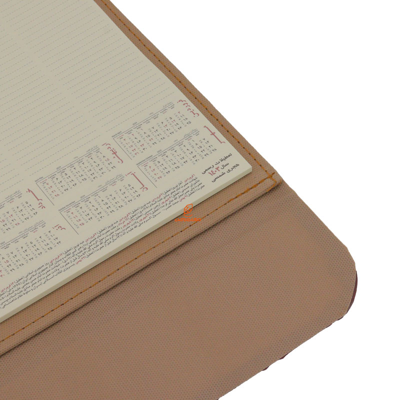 تقویم رومیزی 1403 قهوه ای تیره مدل دستیار منشی ایلیا (5)