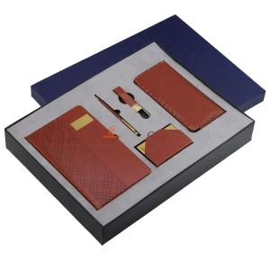 ست مدیریتی 1008(سررسید+جاکارتی+کیف پالتویی+خودکار تاچ دار+جاکلیدی) نادری
