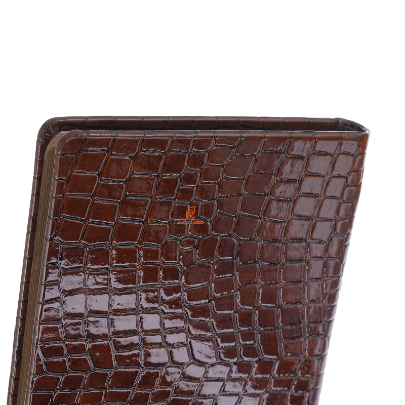 سالنامه (سررسید) 1403 وزیری طرح سنگ قهوه ای عرش (4)