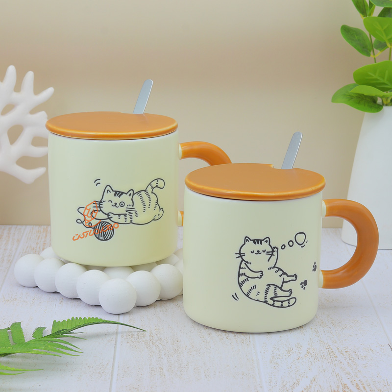 ماگ دسته دار طرح گربه بازیگوش کد 2047