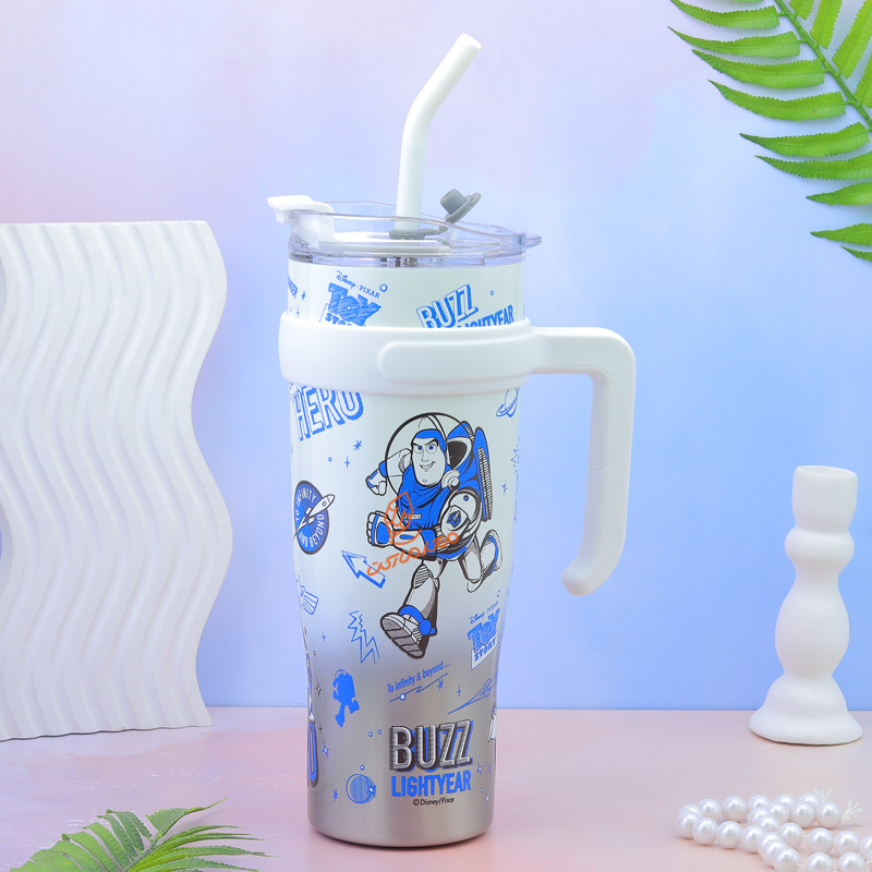 تراول ماگ دسته دار 1200 میل طرح داستان اسباب بازی (3).jpg