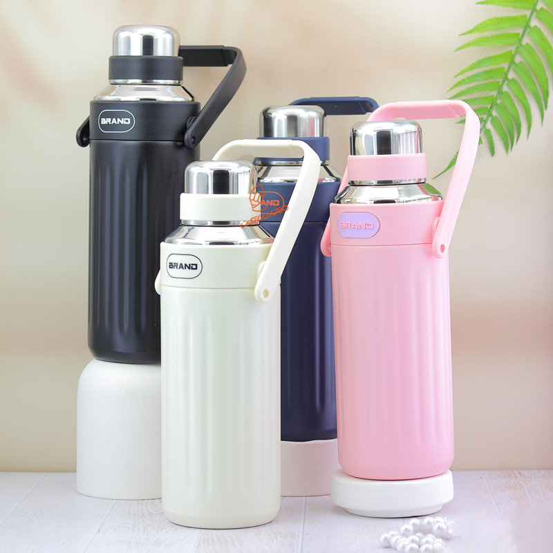 فلاسک 1500 میل دسته دار کد 7813 BRANDO