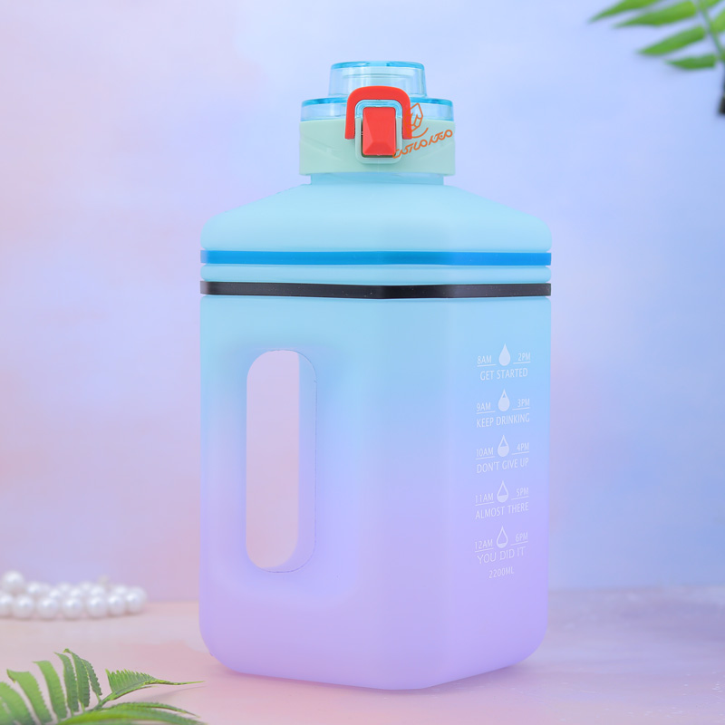  قمقمه بزرگ دسته دار کد 667 SPORT BOTTLE (2).jpg