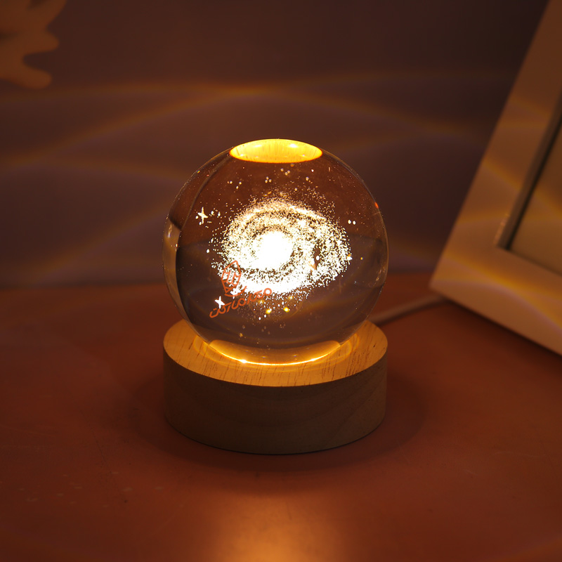  گوی کریستال پایه چوبی کوچک کد 757 (2).jpg