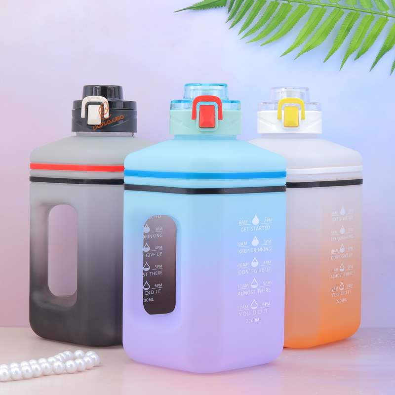 قمقمه بزرگ دسته دار کد 667 SPORT BOTTLE