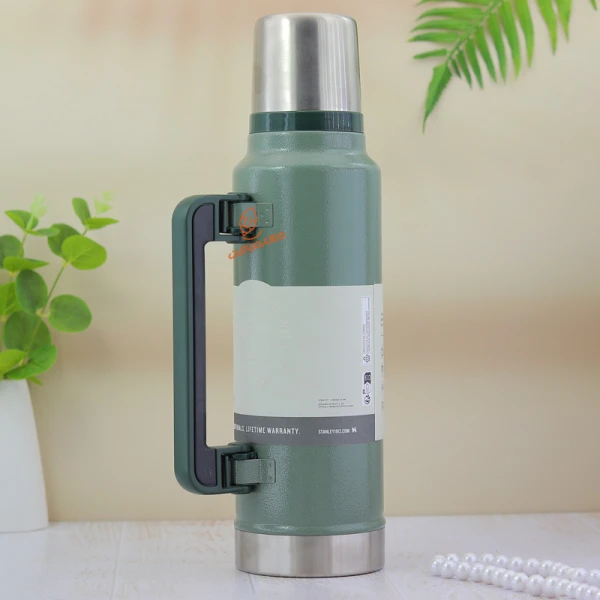 فلاسک کلاسیک 1.4 لیتر استنلی STANLEY (2).jpg