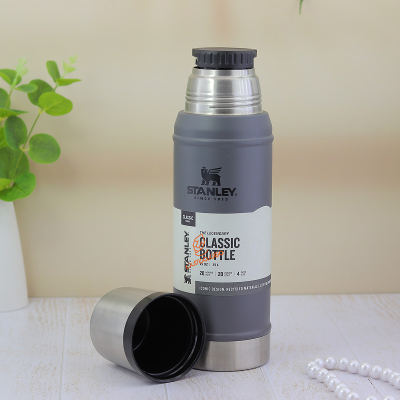 فلاسک 0.75 لیتر استنلی STANLEY کد 555 (4).jpg