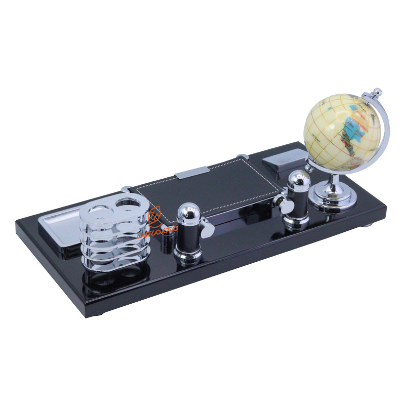 سرویس اداری رومیزی کلاسیک ( به همراه کره زمین ) کد 1590 (4).jpg