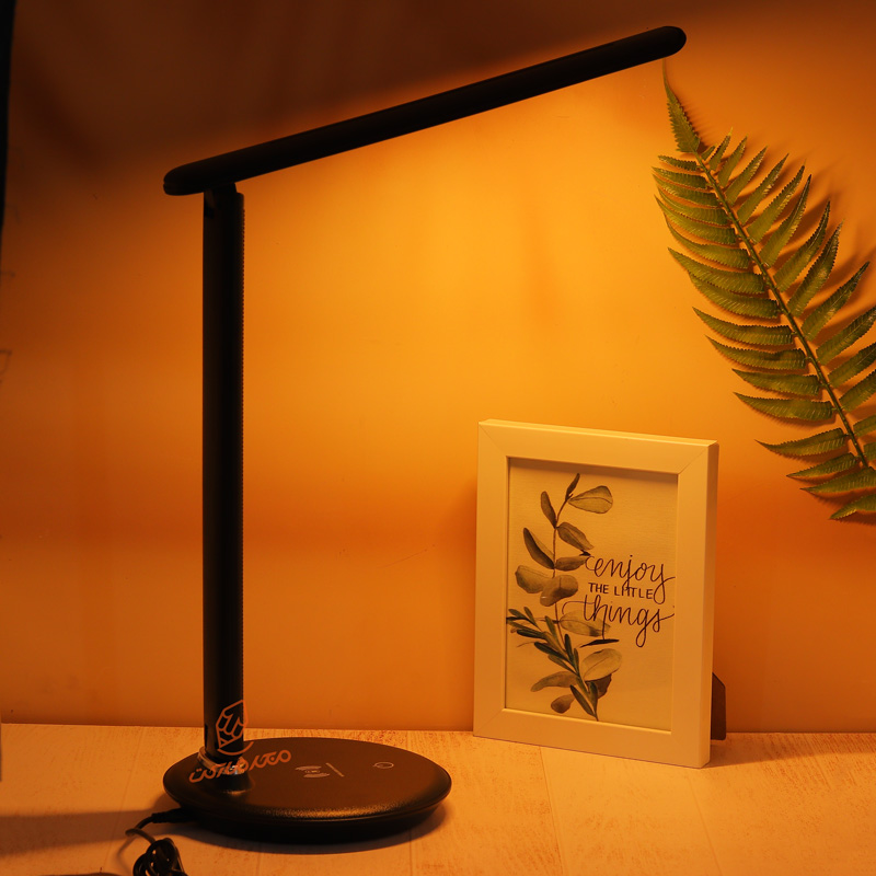 چراغ مطالعه رومیزی تاشو مدل وایرلس کد TGX-A923 (4).jpg