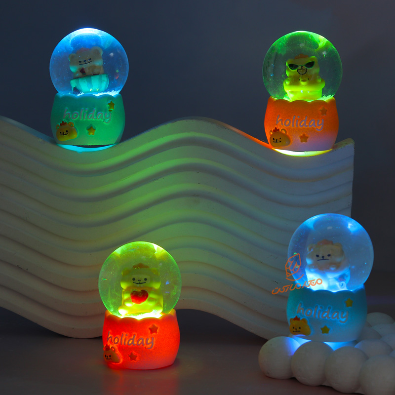 گوی فانتزی چراغ دار 7 سانت مدل شیر بازیگوش کد D-02 (7).jpg