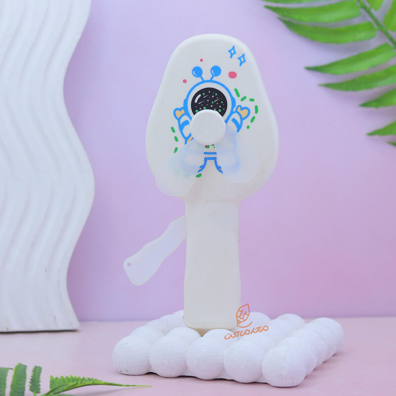 پنکه دستی فانتزی طرح طرح فضانورد  A-641 (3).jpg