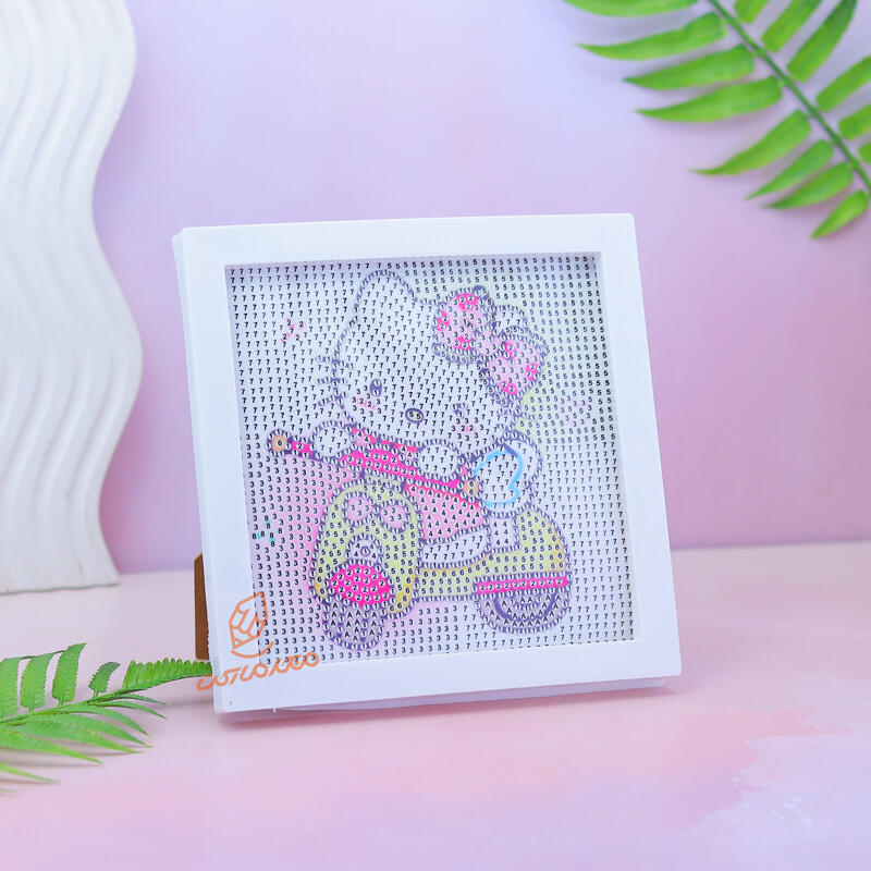 نقاشی الماسی مدل قاب عکس طرح کیتی A-B (9).jpg