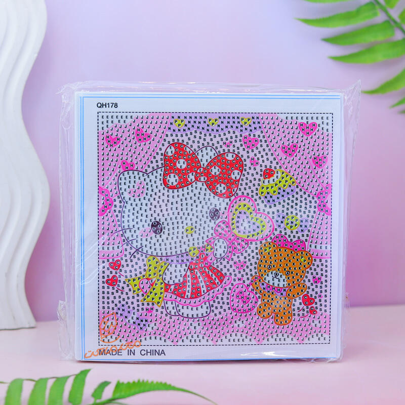 نقاشی الماسی مدل قاب عکس طرح کیتی A-B (3).jpg