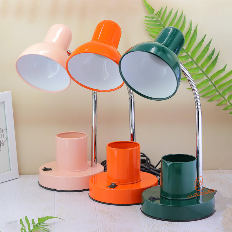 چراغ مطالعه جاقلمی دار فلزی کرونا CORONA