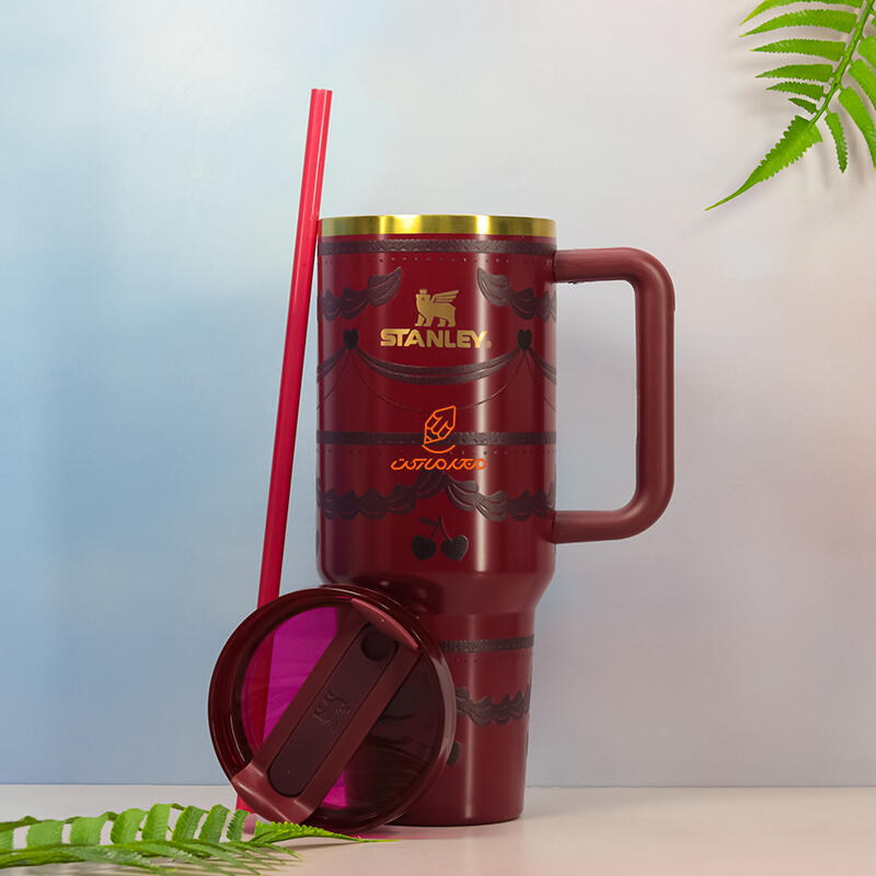 تراول ماگ دسته دار 1.18 میل مدل CHERRY طرح استنلی (6).JPG